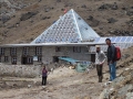 A UBC research expedition reaches Everest, prepares for experiments...